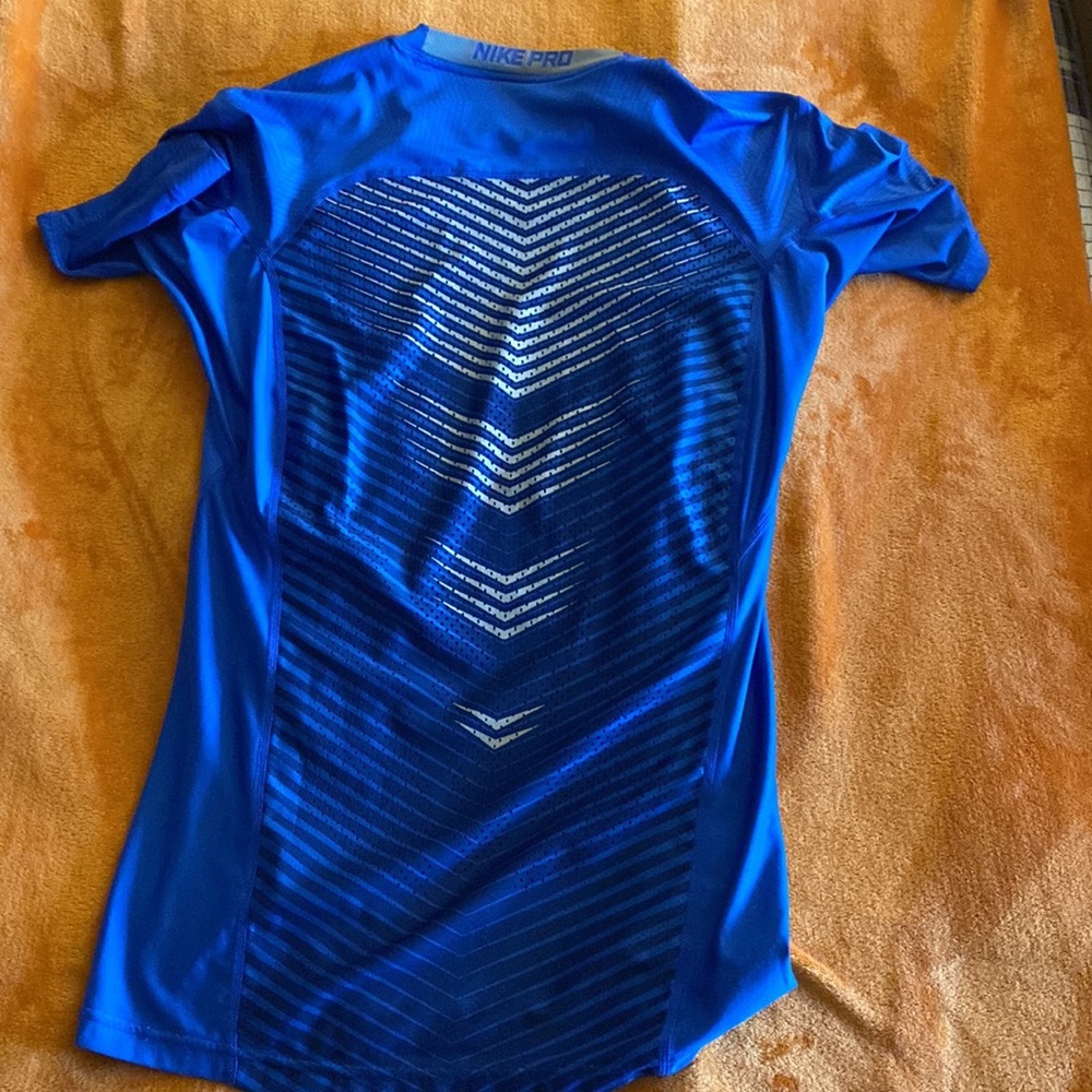 Men’s Nike DriFit tee